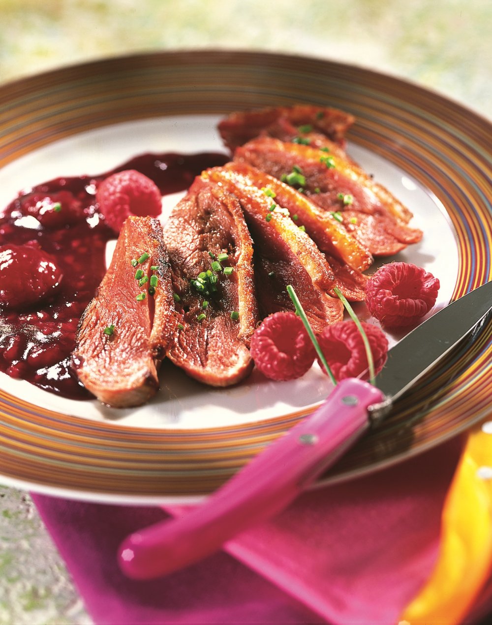 16 Oct : Magret de Canard sauce béarnaise, notes de framboises, purée de patate douce et asperges rissolées
